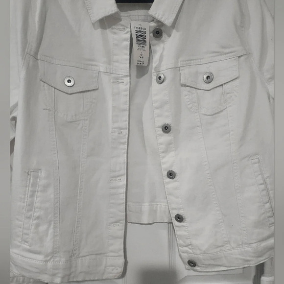 NWT Torrid Optic White Long Sleeve Denim Jacket in Size 1 14/16 - Picture 5 of 13